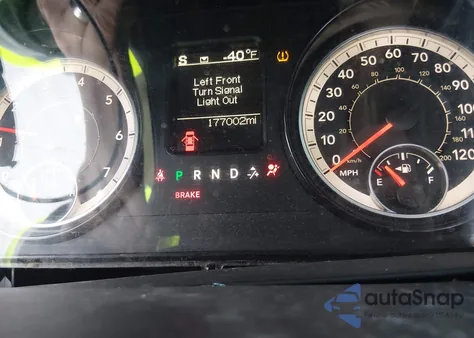 2017 Ram 1500 Express 4X4 5'7 Box z USA, uszkodzony, nr VIN 3C6RR7KT0HG660079